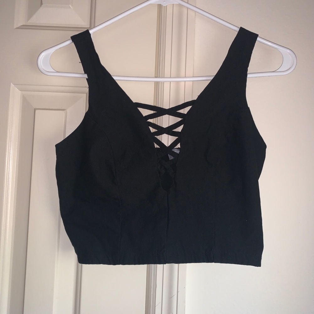 Black cross cross crop top